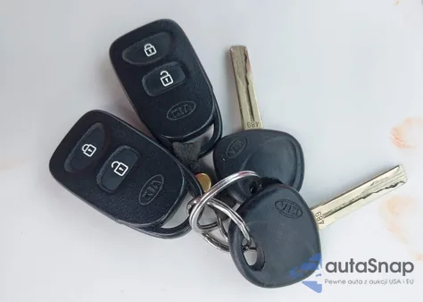 2011 Kia Sorento Lx from USA, damaged, VIN 5XYKTCA11BG014754